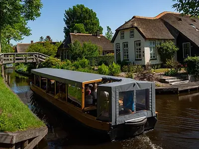 Tours with canal cruise